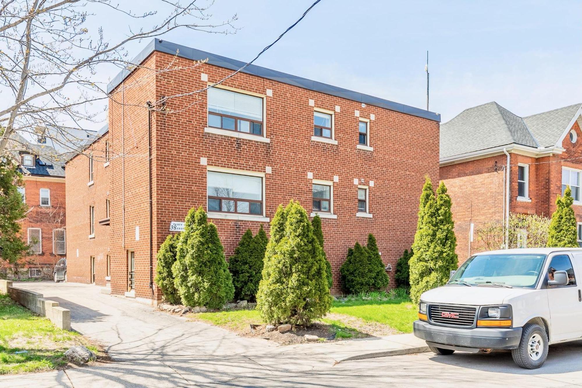 Cozy 1Br Apartment In Corktown Hamilton Exterior photo